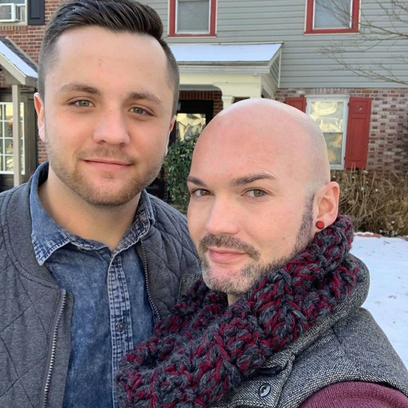 Meet your Poshers, Cody and Jeremy. - Picture 2 of 3